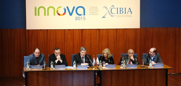 Ing. Alberto Maj (CITED); P. Eduardo Casarotti (UCA); Ing. Fernando Fontn (LATU); Ing. Carolina Cosse (Ma. de Industria); Dr. Roberto Markarian (UDELAR), Dr. Miguel Sierra (INIA).